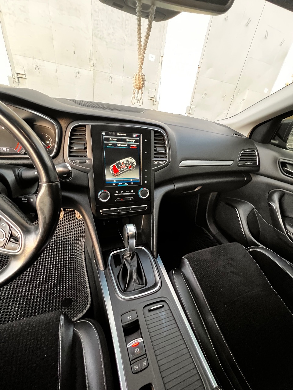 Renault Megane - фото 18