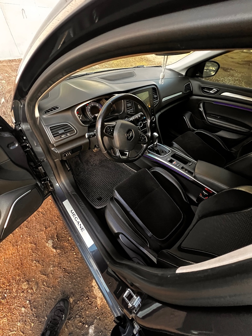 Renault Megane - фото 22