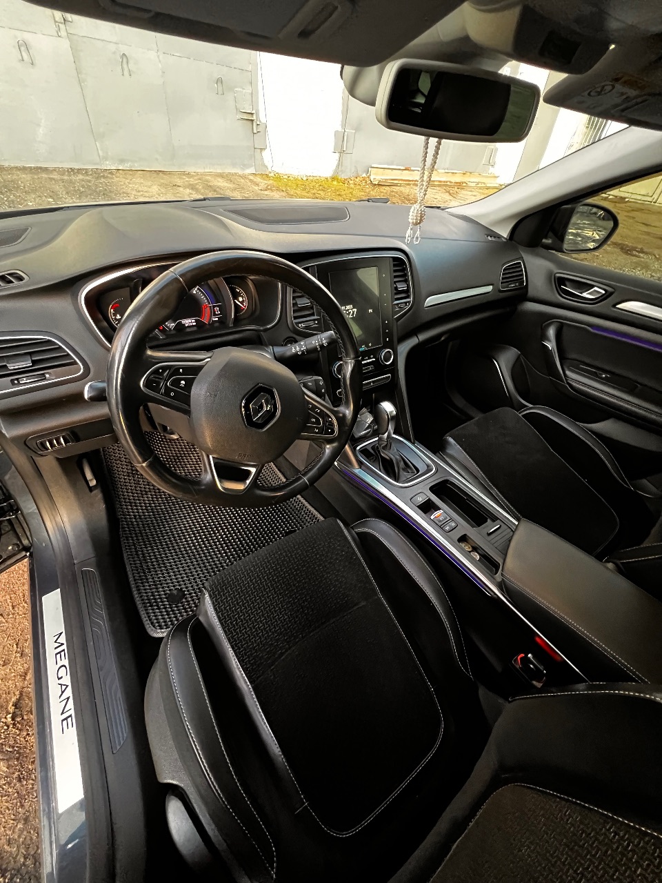 Renault Megane - фото 23