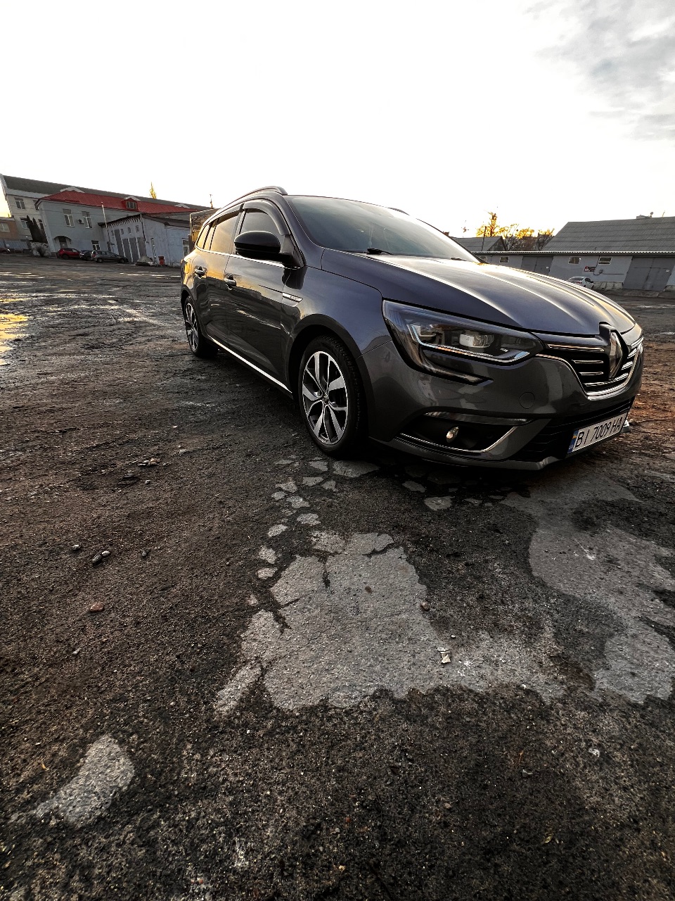 Renault Megane - фото 1