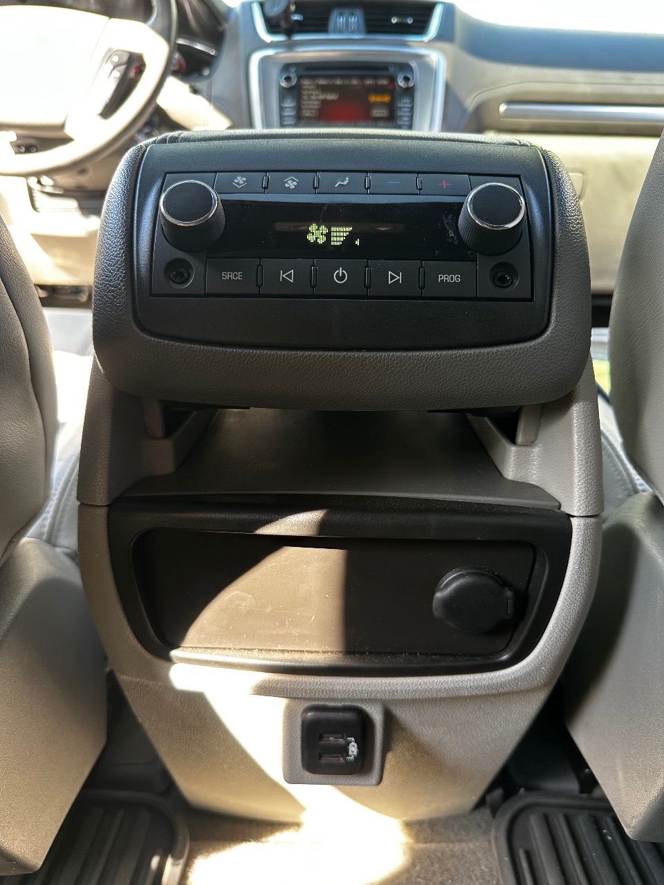 GMC Acadia - фото 7