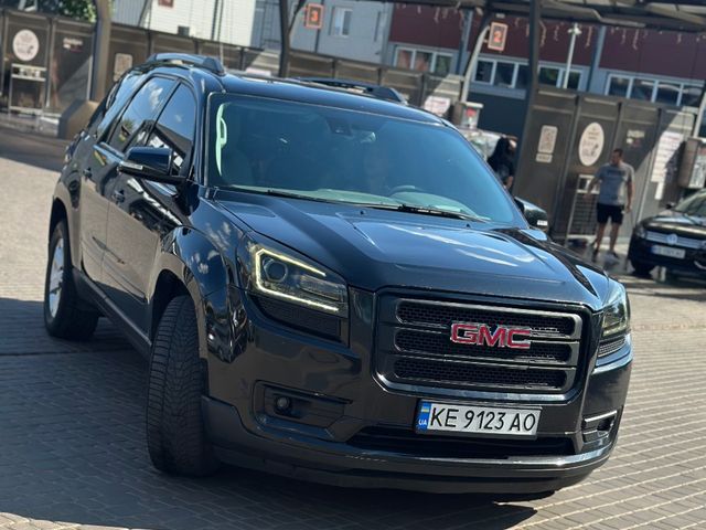 GMC Acadia - зображення 1