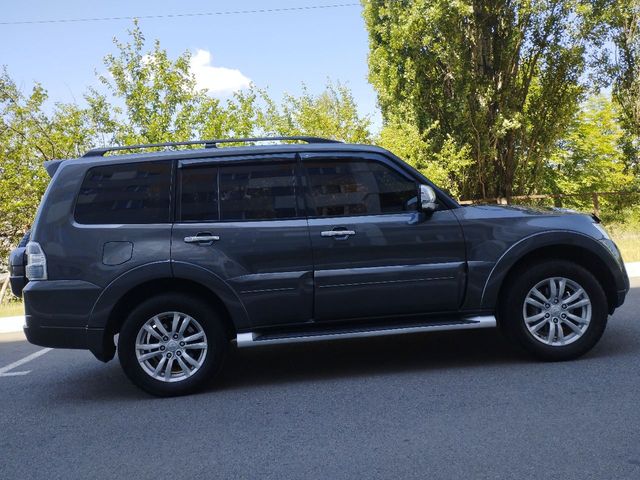 Mitsubishi Pajero - фото 1