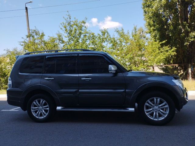 Mitsubishi Pajero - фото 2