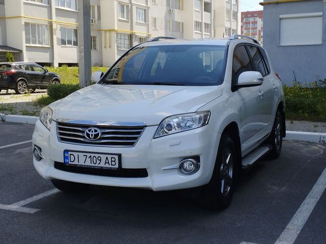 Toyota RAV4 - зображення 1