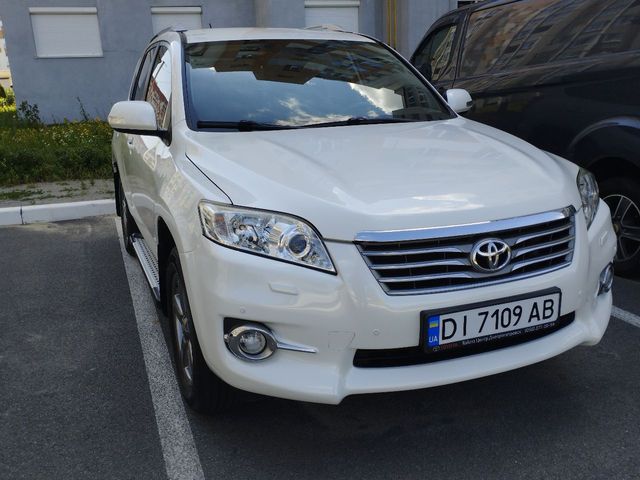 Toyota RAV4 - зображення 2