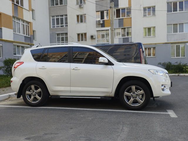 Toyota RAV4 - зображення 4