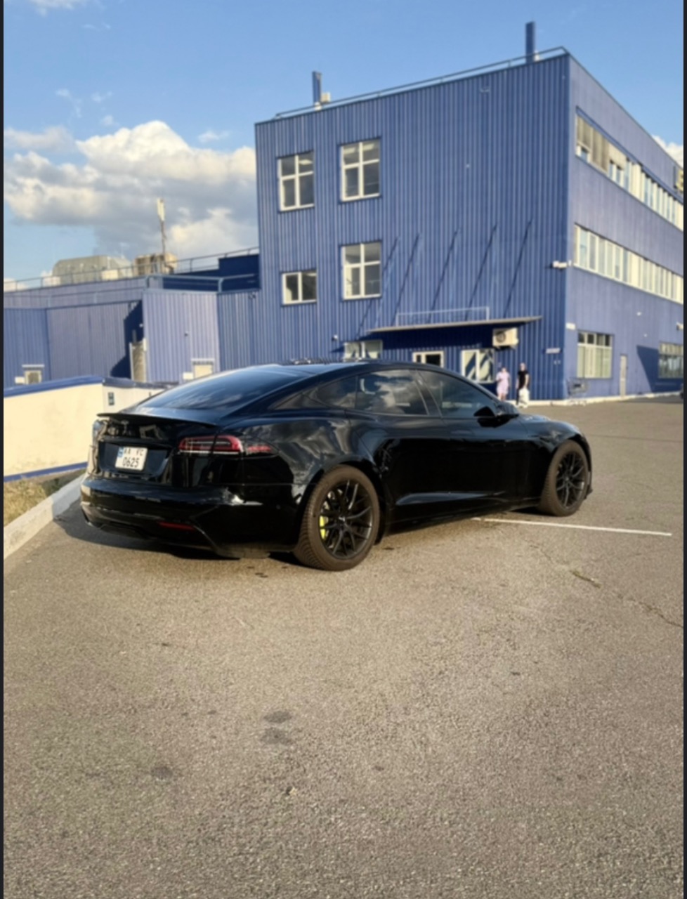 Tesla Model S - фото 8