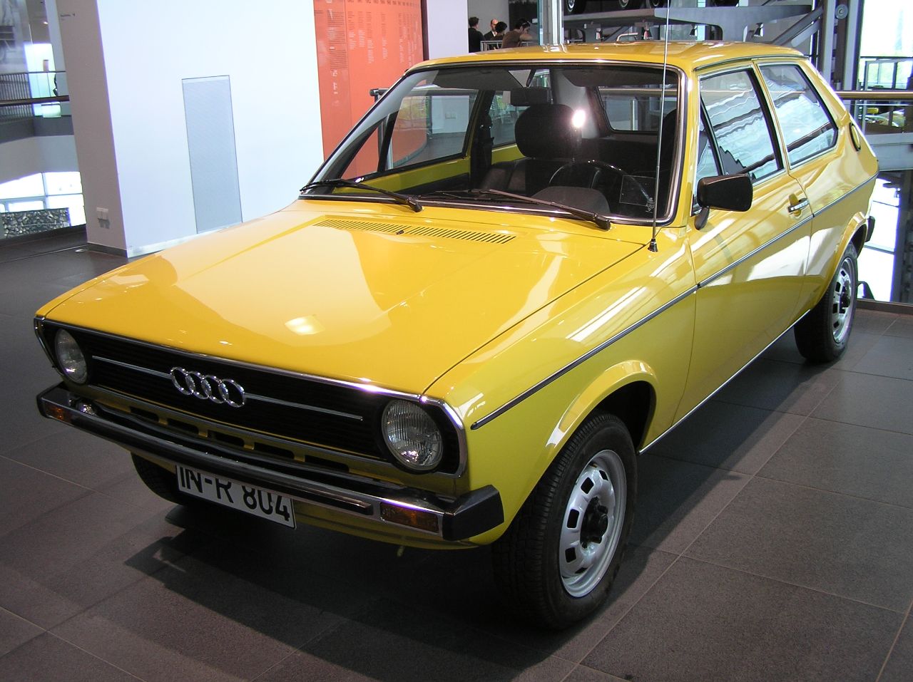 Audi 50 - фото 1