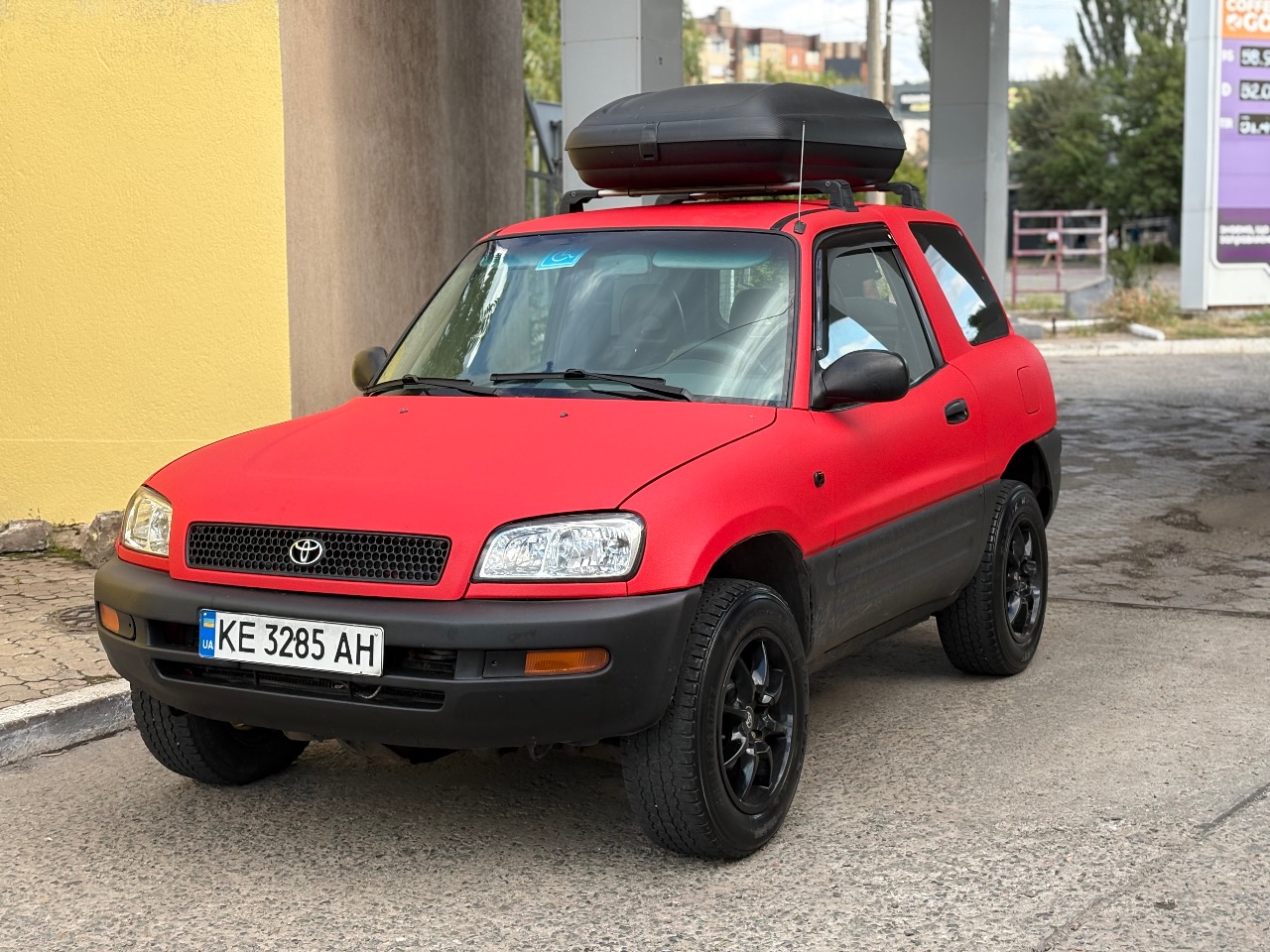 Toyota RAV4 - фото 8