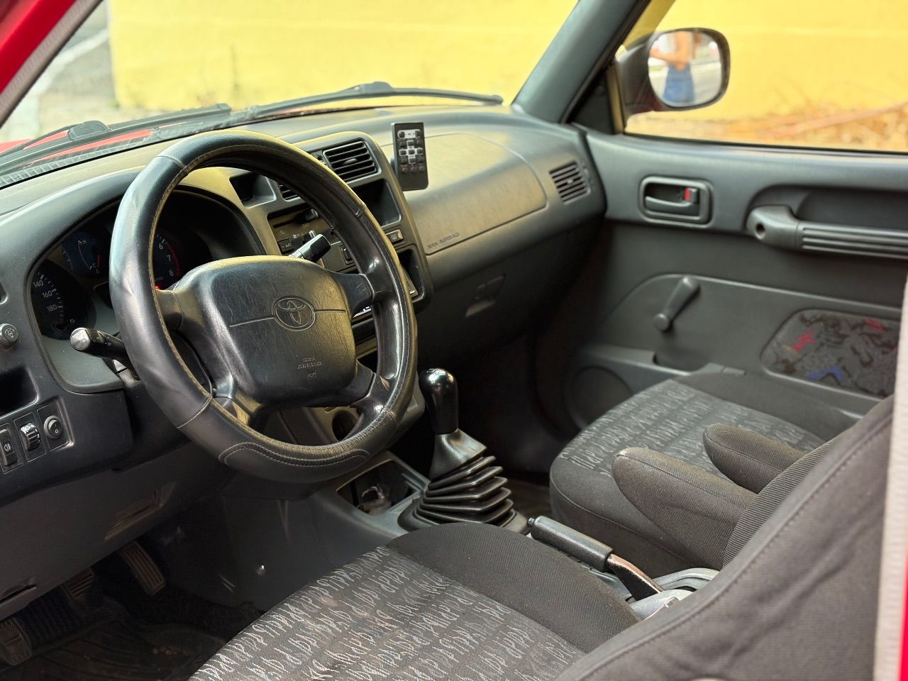 Toyota RAV4 - фото 5