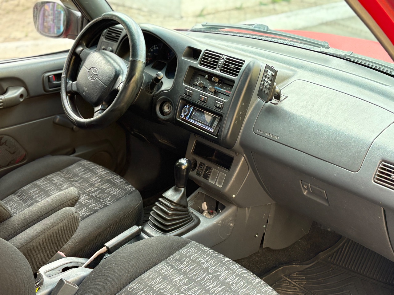 Toyota RAV4 - фото 4