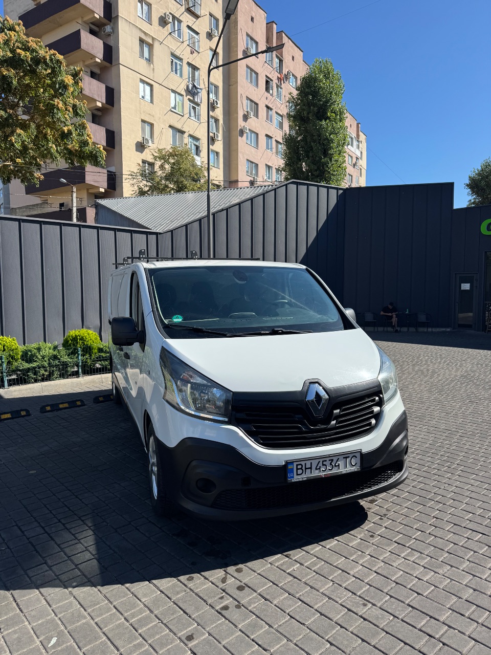 Renault Trafic - фото 2