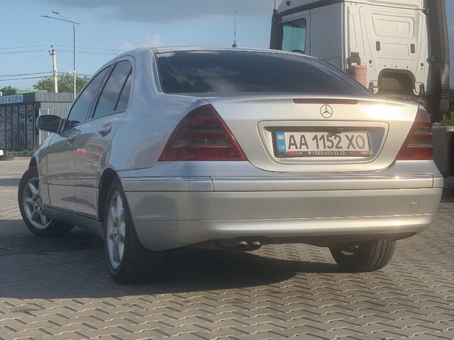 Mercedes-Benz C-Класс - зображення 2