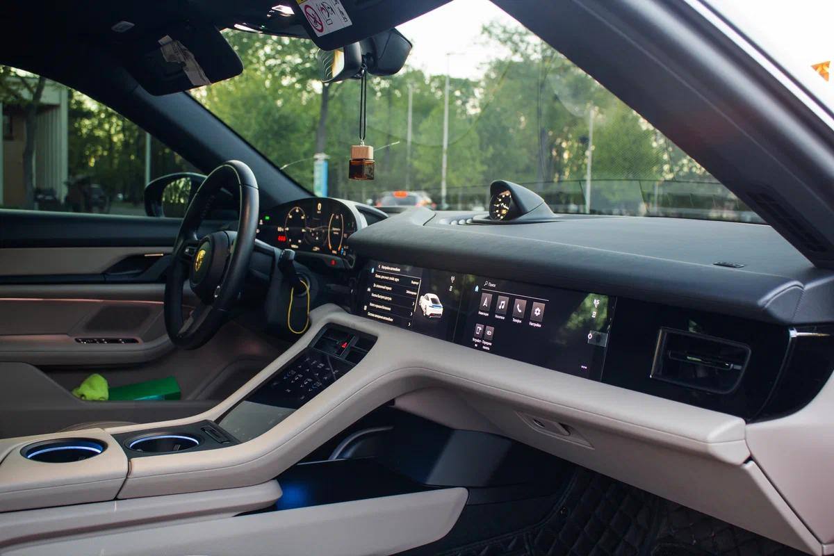 Porsche Taycan - фото 8