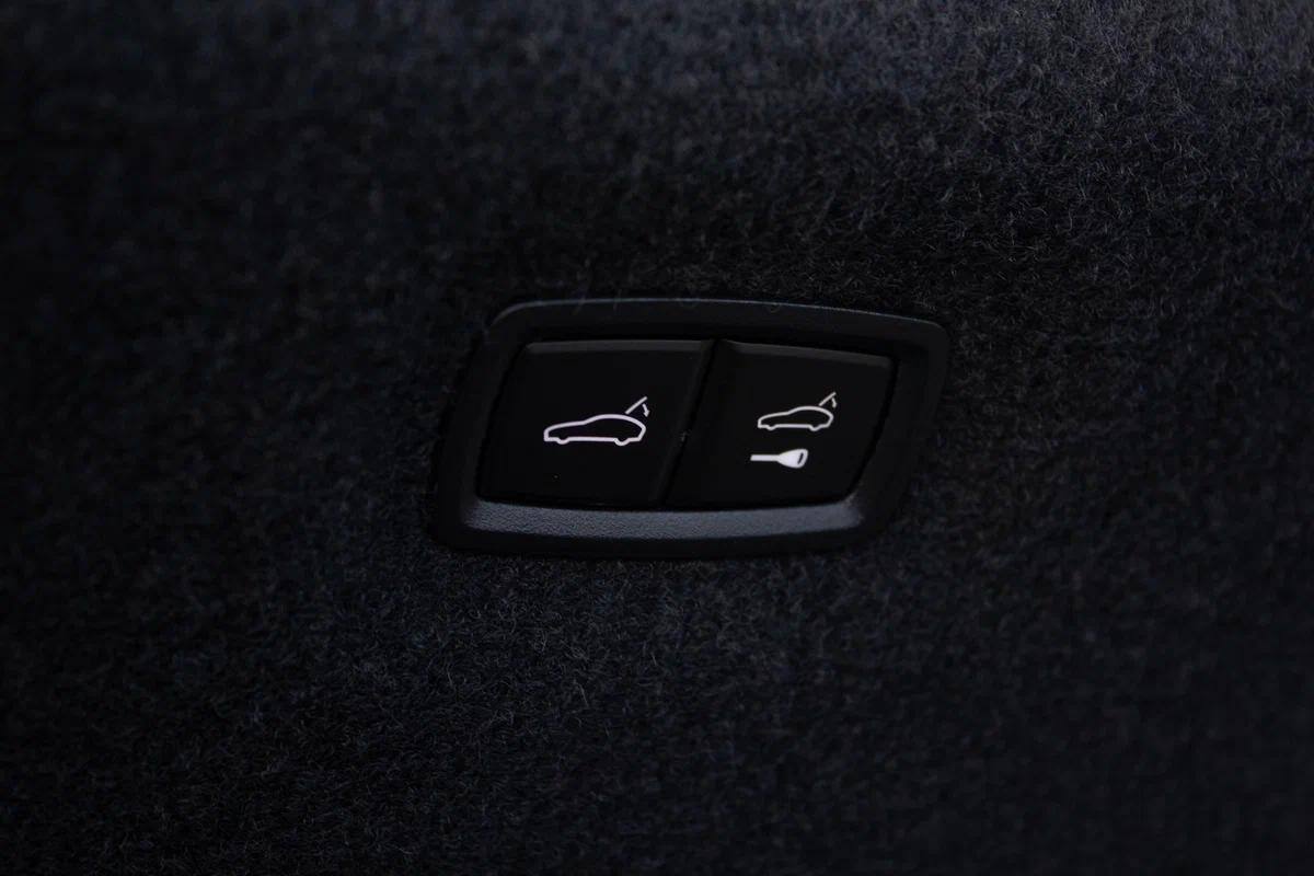 Porsche Taycan - фото 12