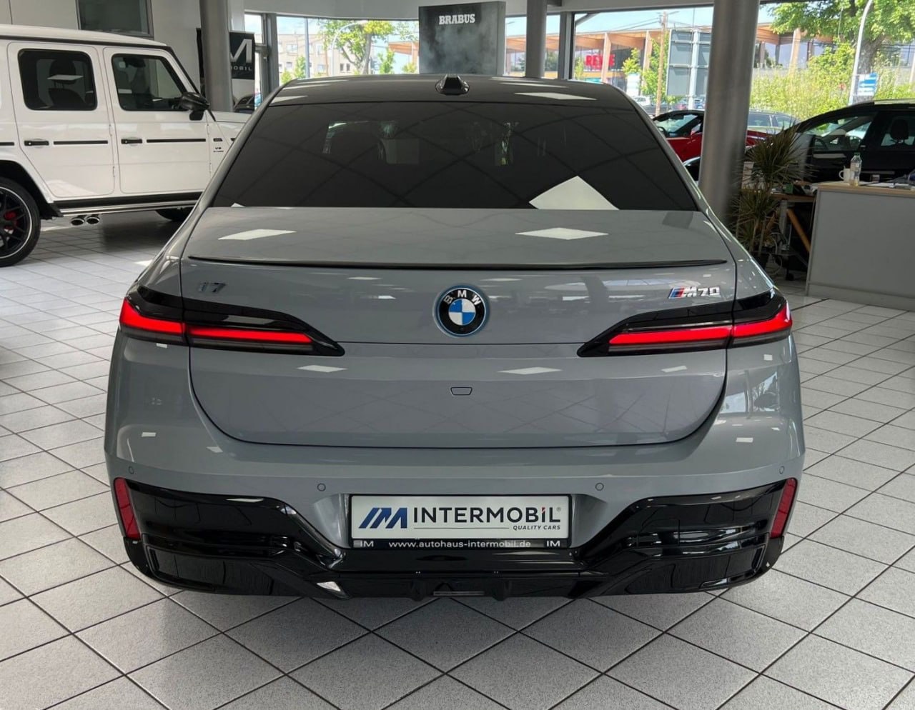 BMW i7 - фото 2