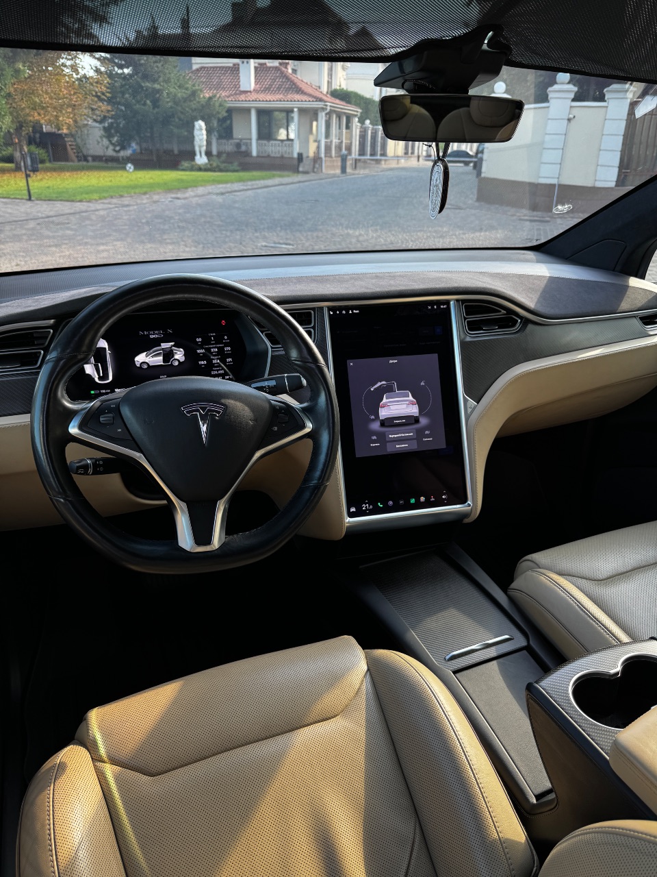 Tesla Model X - фото 27