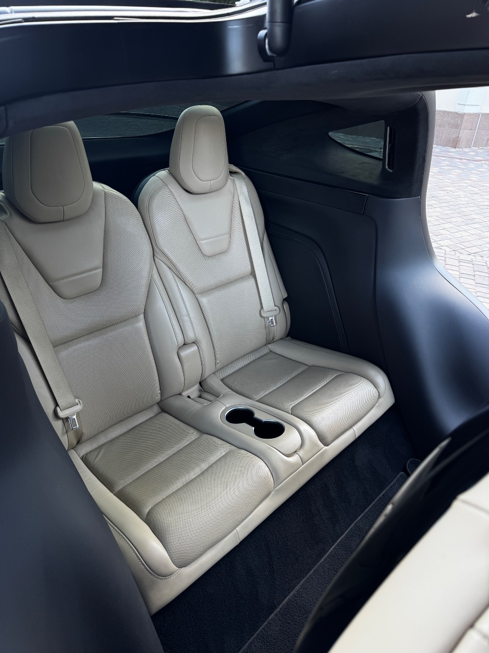 Tesla Model X - фото 35