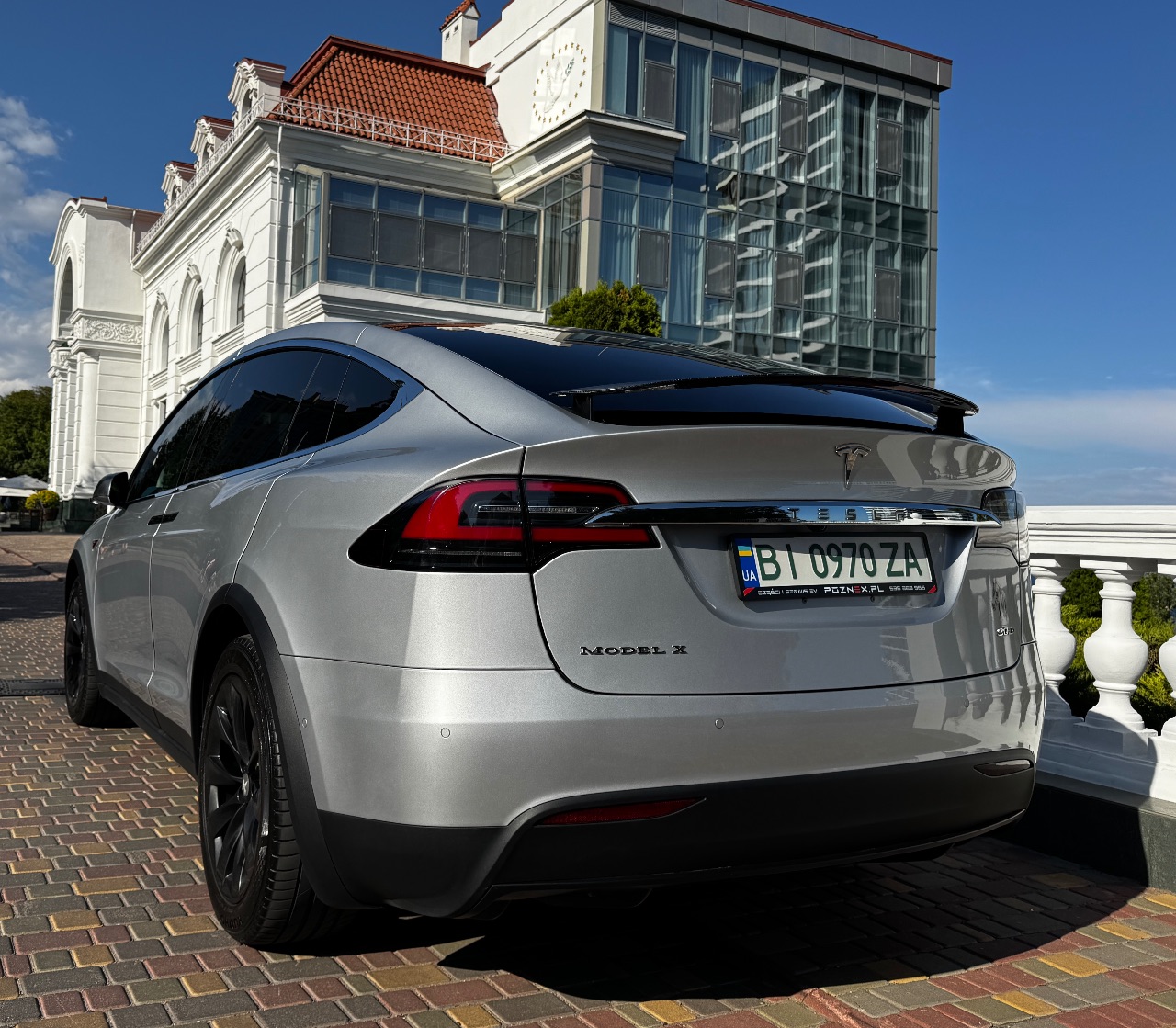 Tesla Model X - фото 7