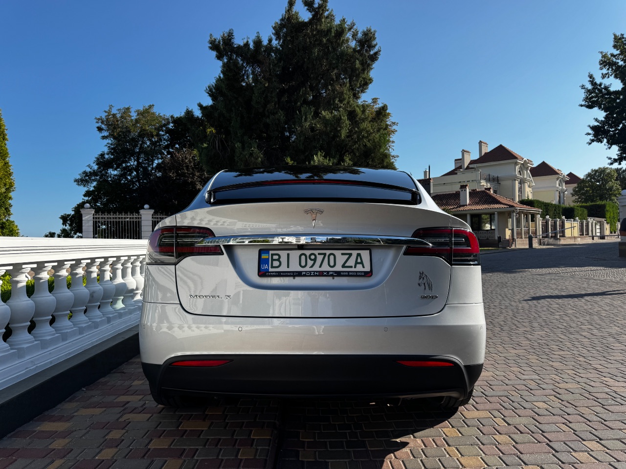 Tesla Model X - фото 6