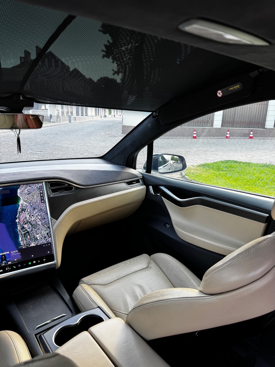 Tesla Model X - фото 31