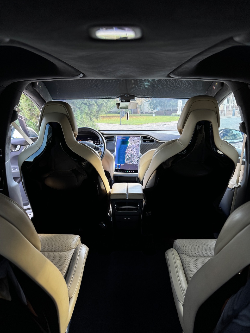 Tesla Model X - фото 32