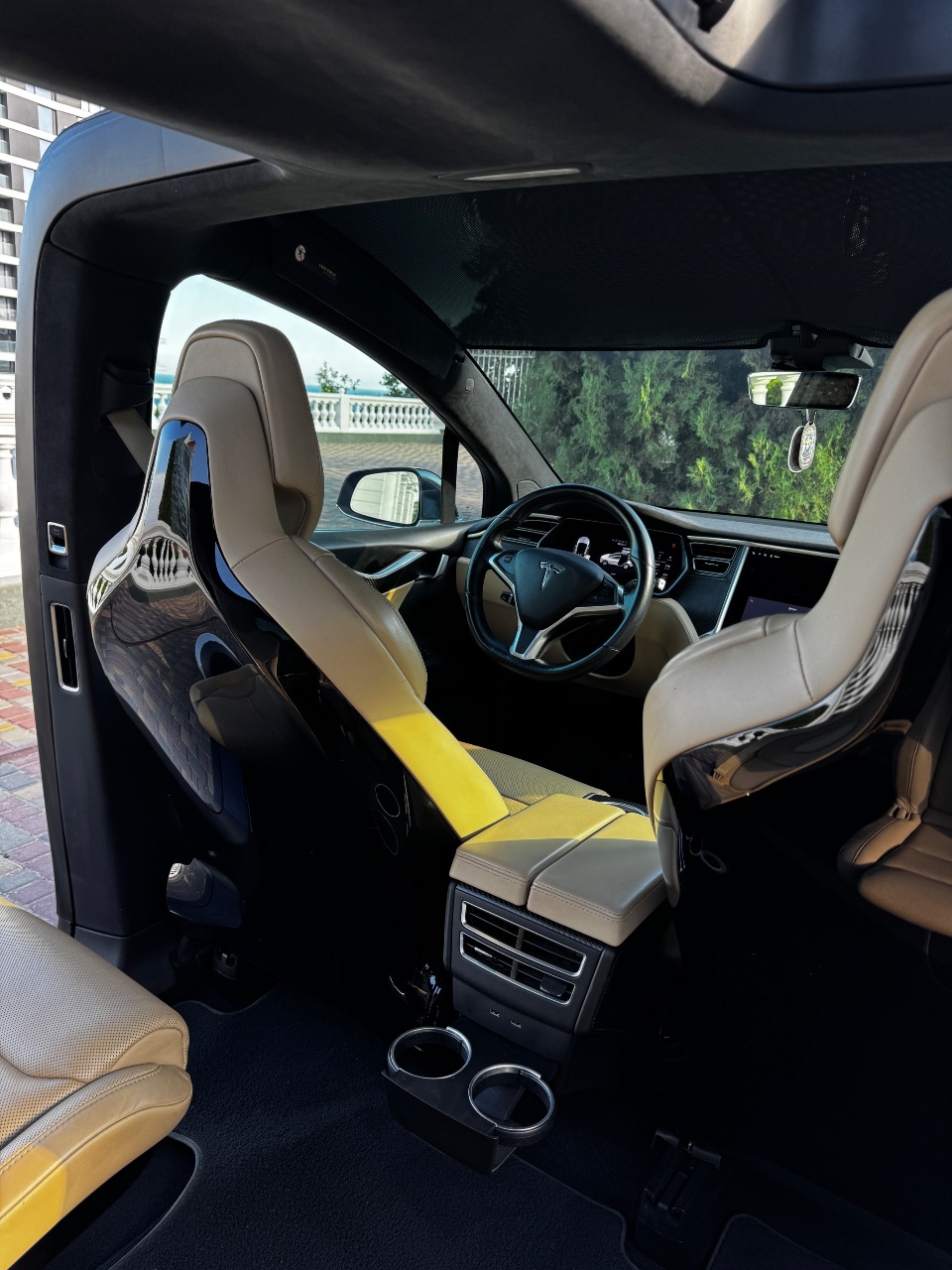 Tesla Model X - фото 26