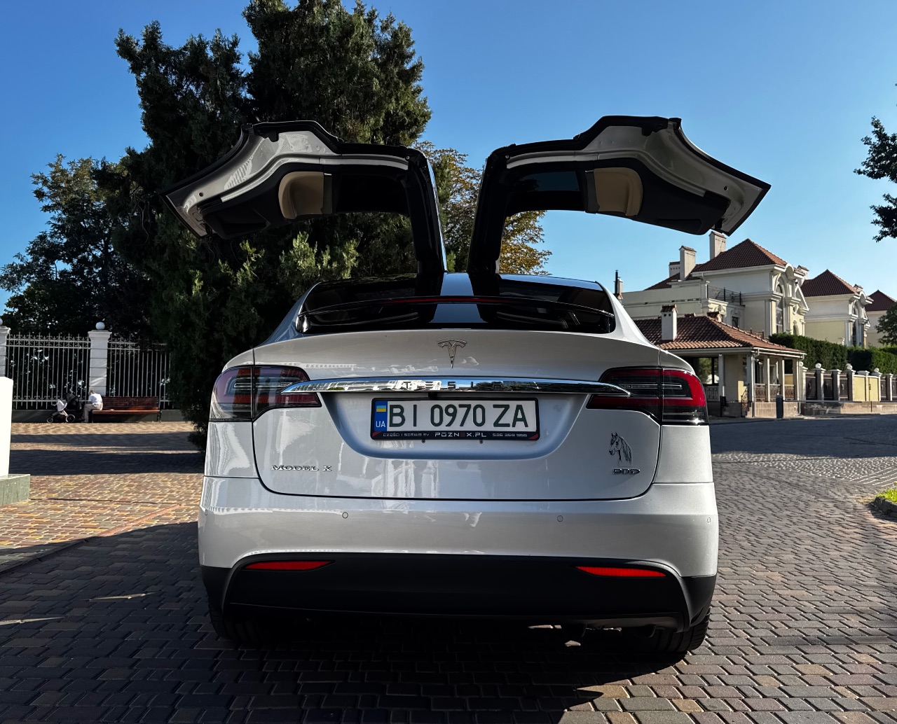 Tesla Model X - фото 18