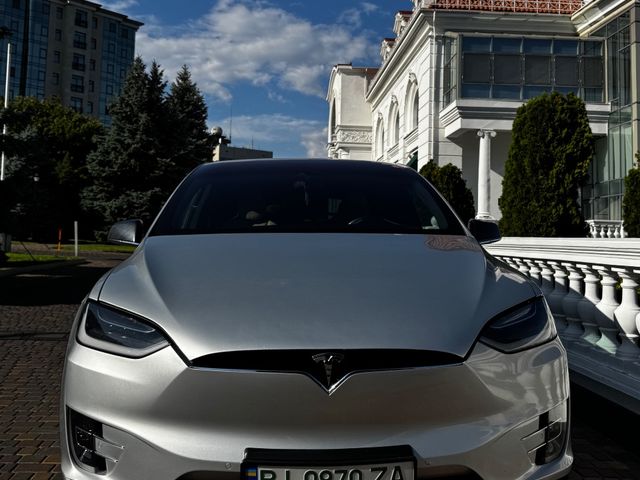 Tesla Model X - зображення 1