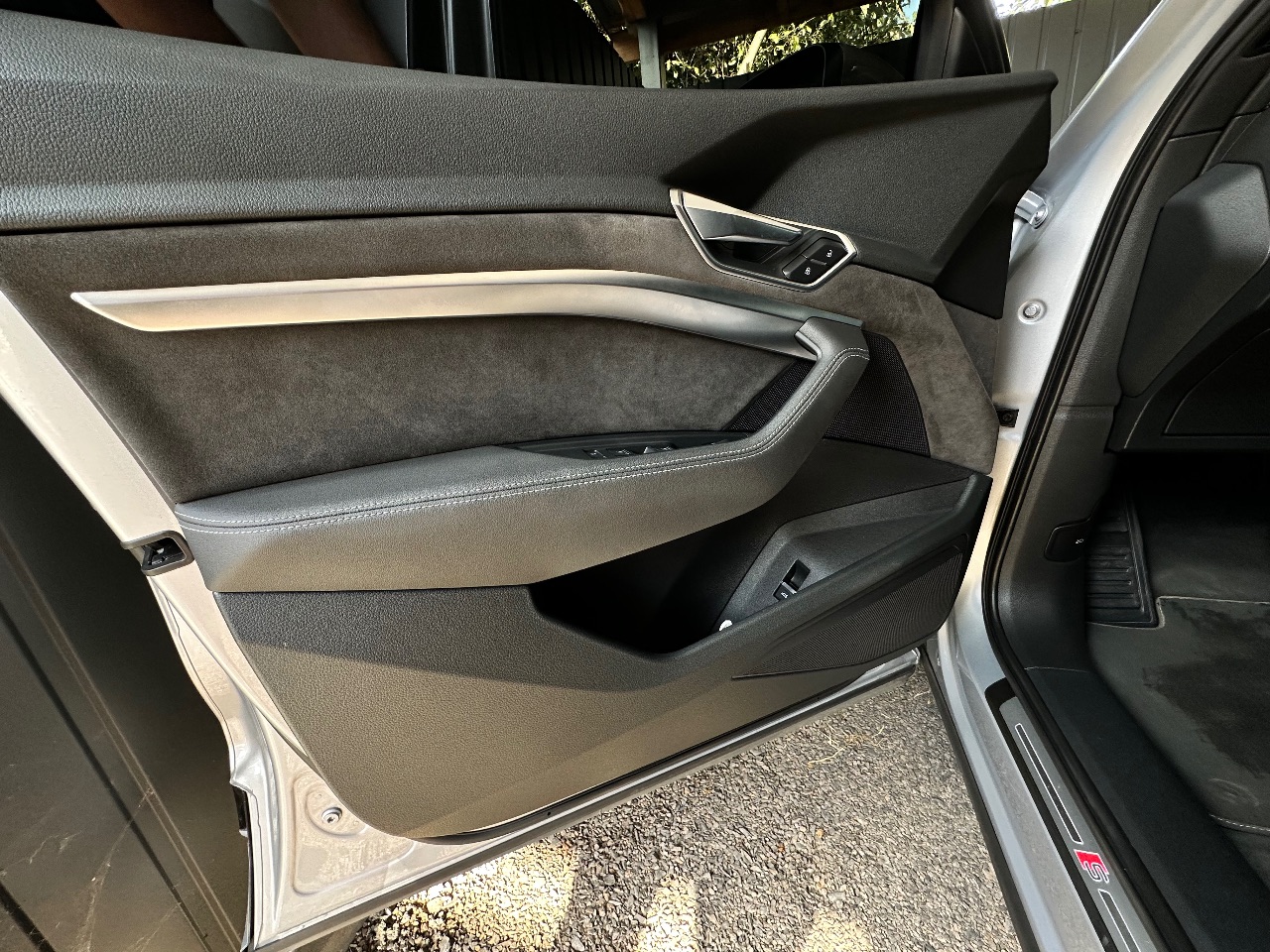 Audi e-tron - фото 23