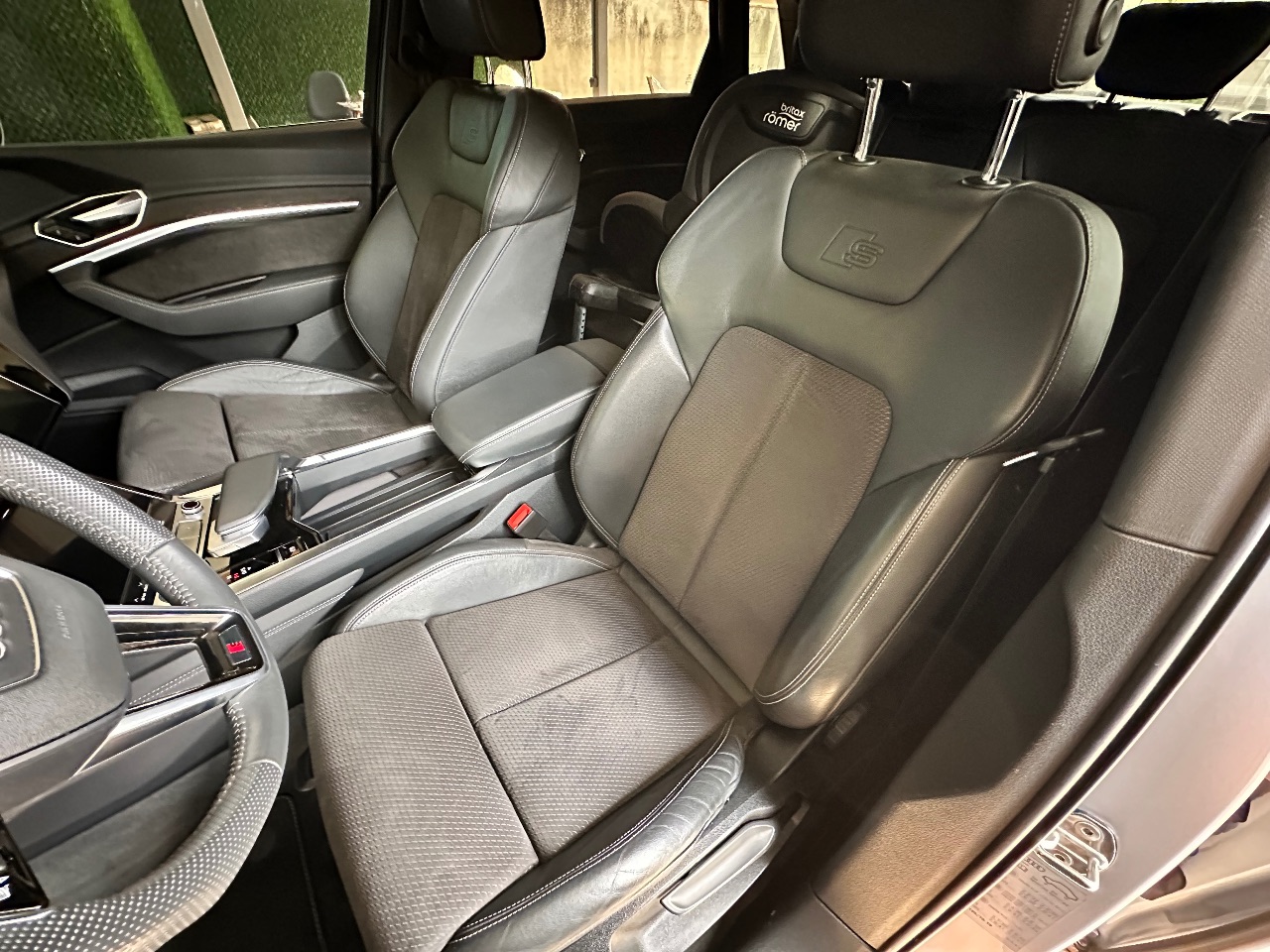 Audi e-tron - фото 22