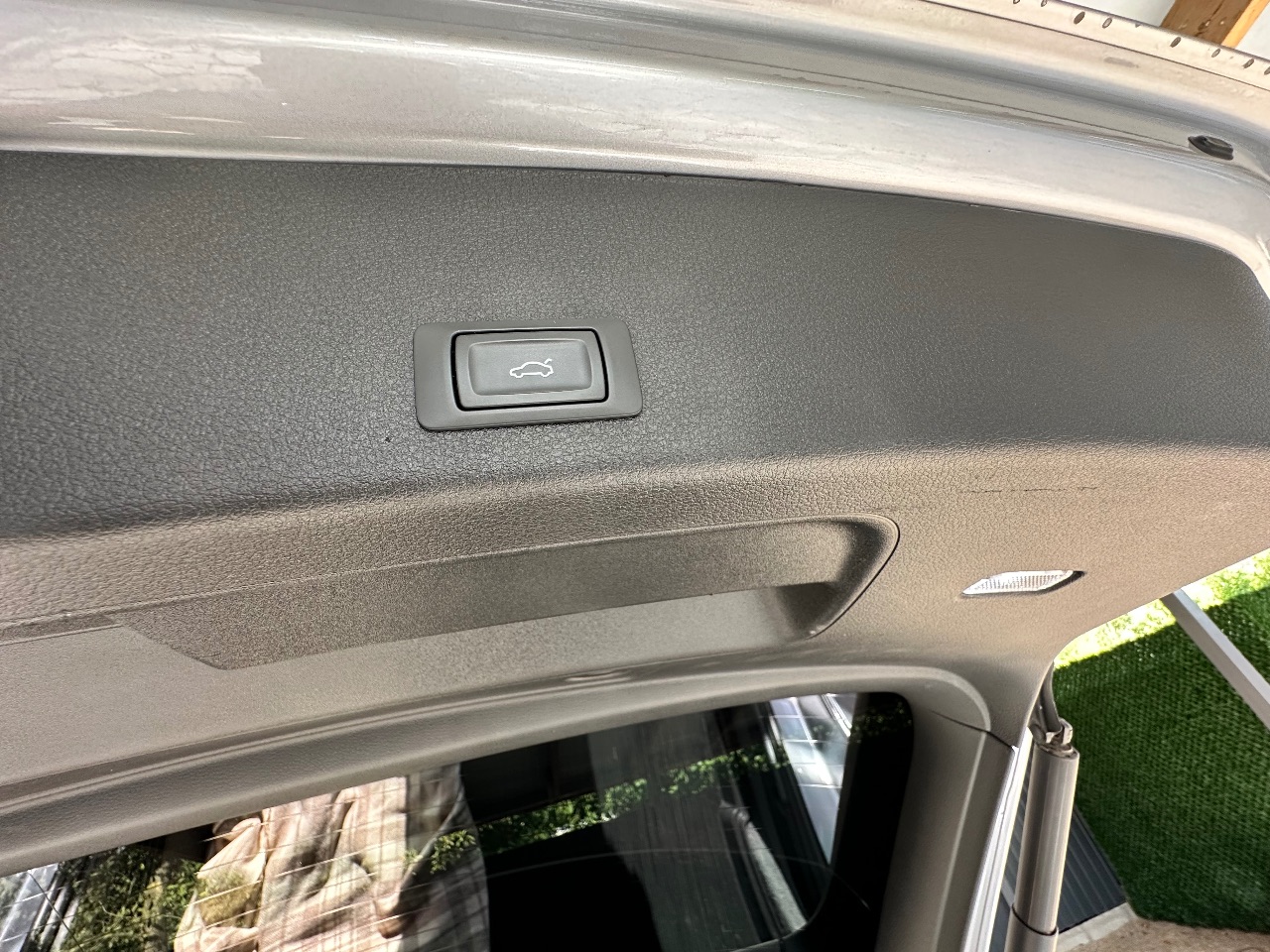 Audi e-tron - фото 26