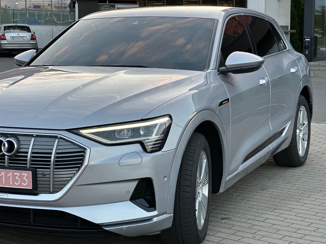 Audi e-tron - фото 5