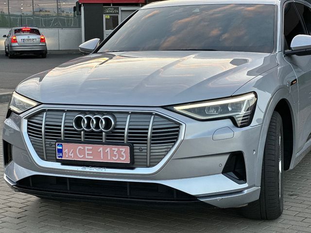 Audi e-tron - фото 4