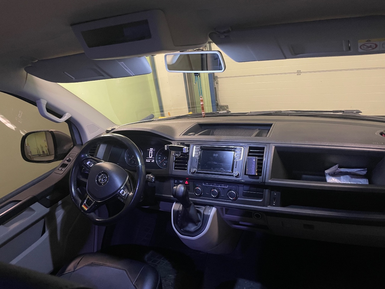 Volkswagen Transporter - фото 8