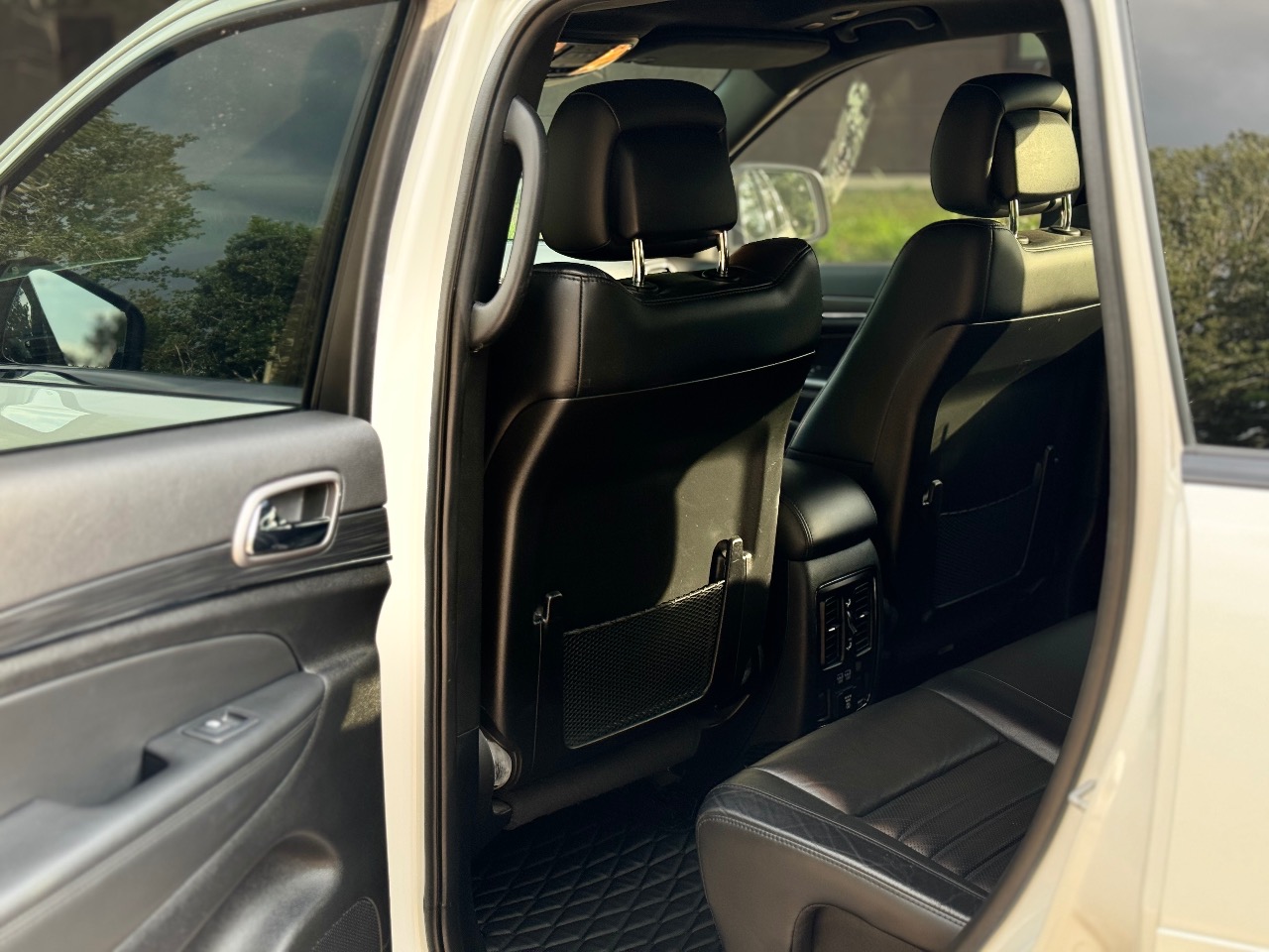 Jeep Grand Cherokee - фото 14