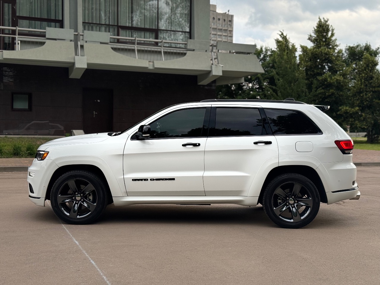 Jeep Grand Cherokee - фото 11