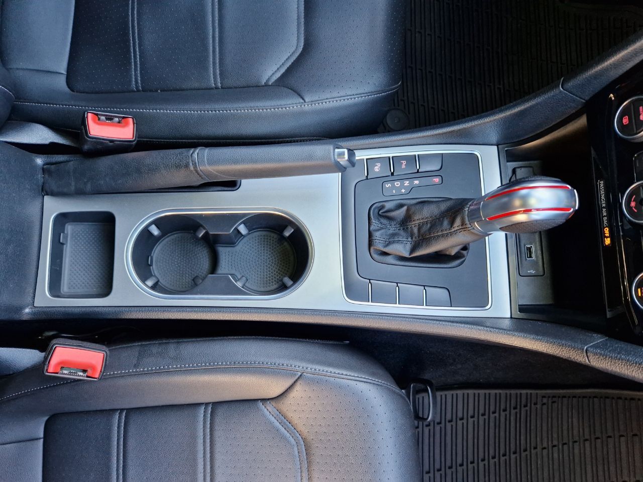 Volkswagen Passat (North America and China) - фото 12