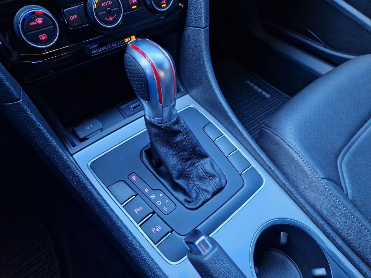 Volkswagen Passat (North America and China) - фото 20