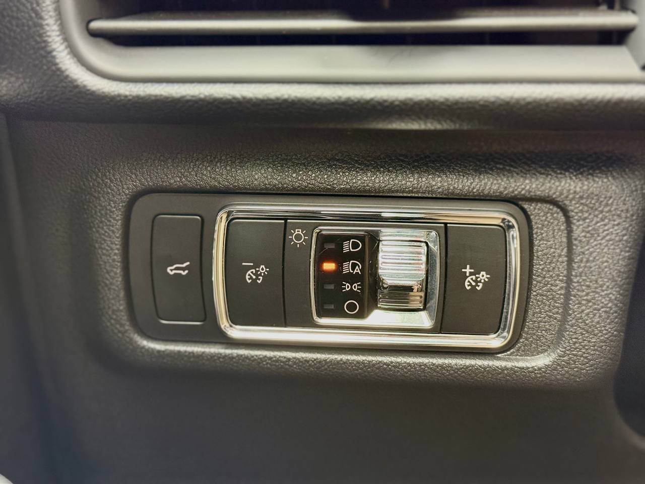 Lincoln Corsair - фото 74