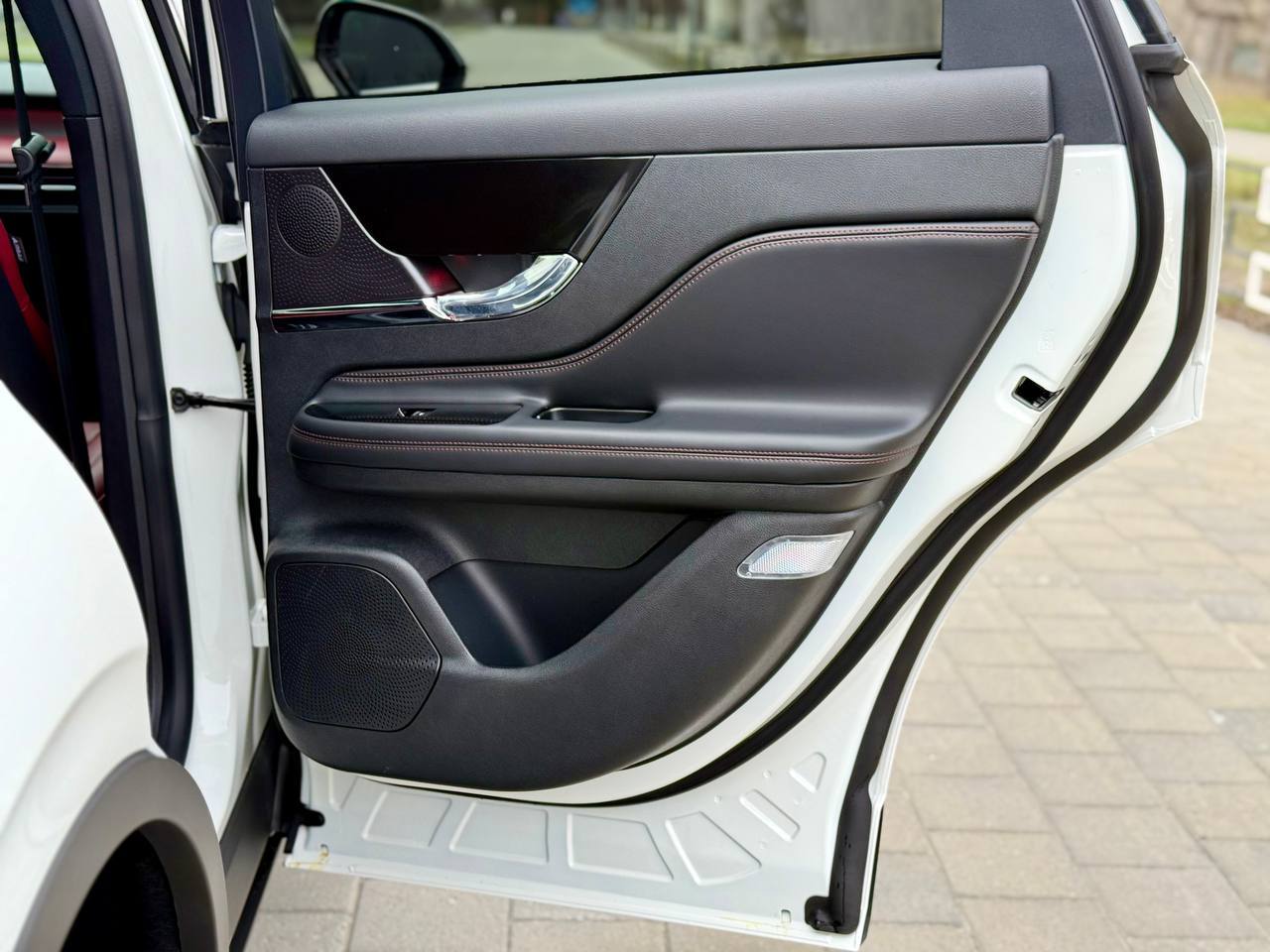 Lincoln Corsair - фото 51