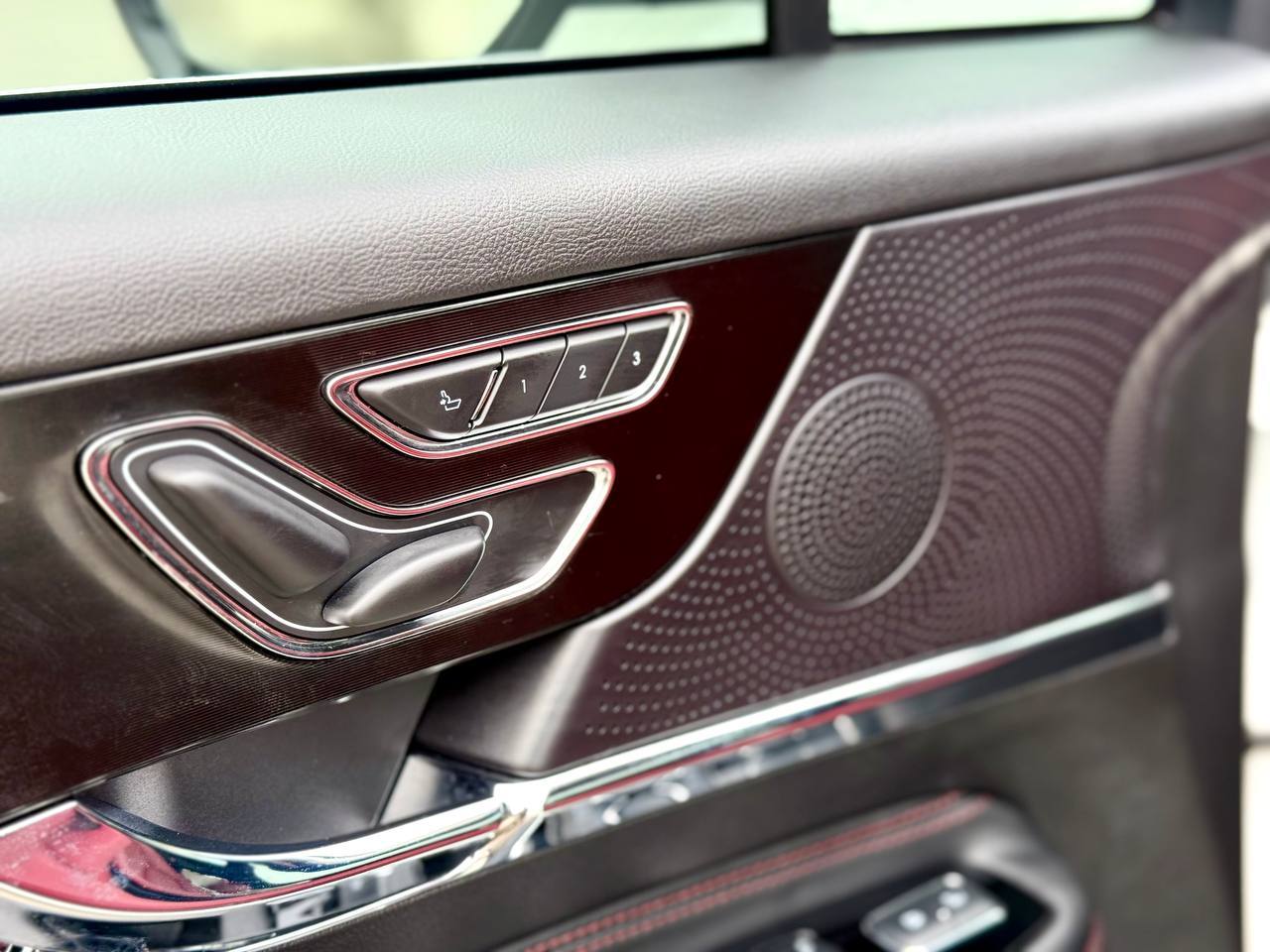 Lincoln Corsair - фото 42