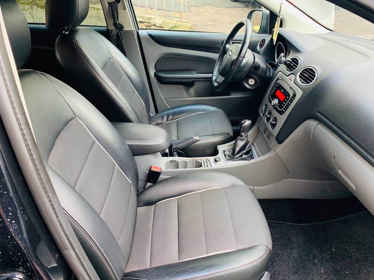 Ford Focus - фото 2