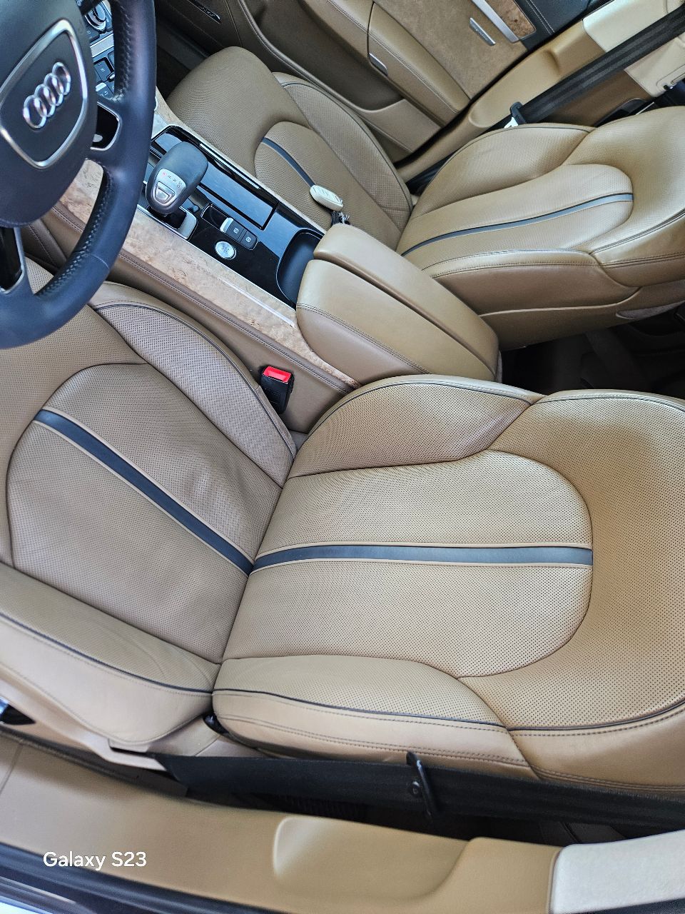 Audi A8 - фото 16