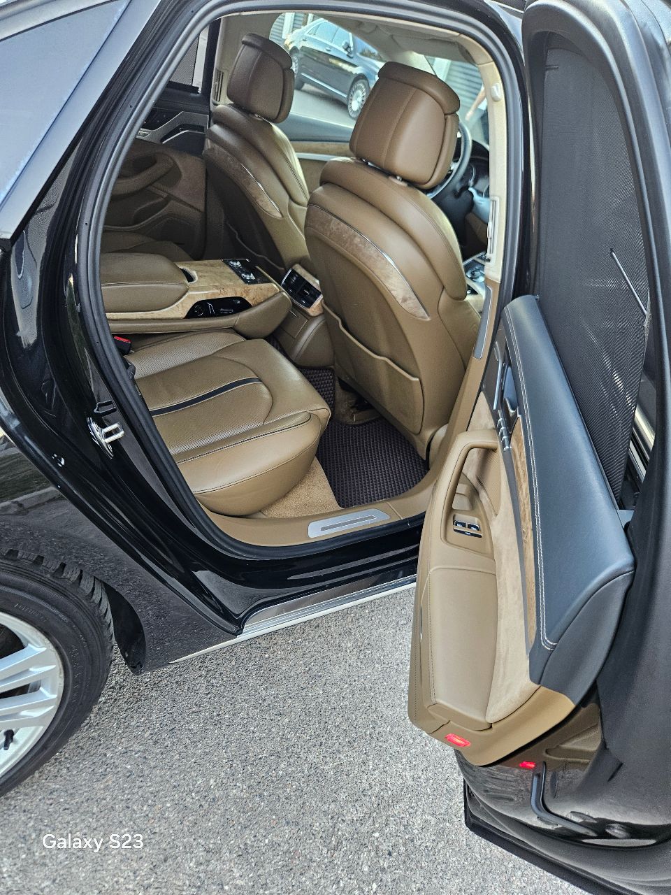 Audi A8 - фото 15