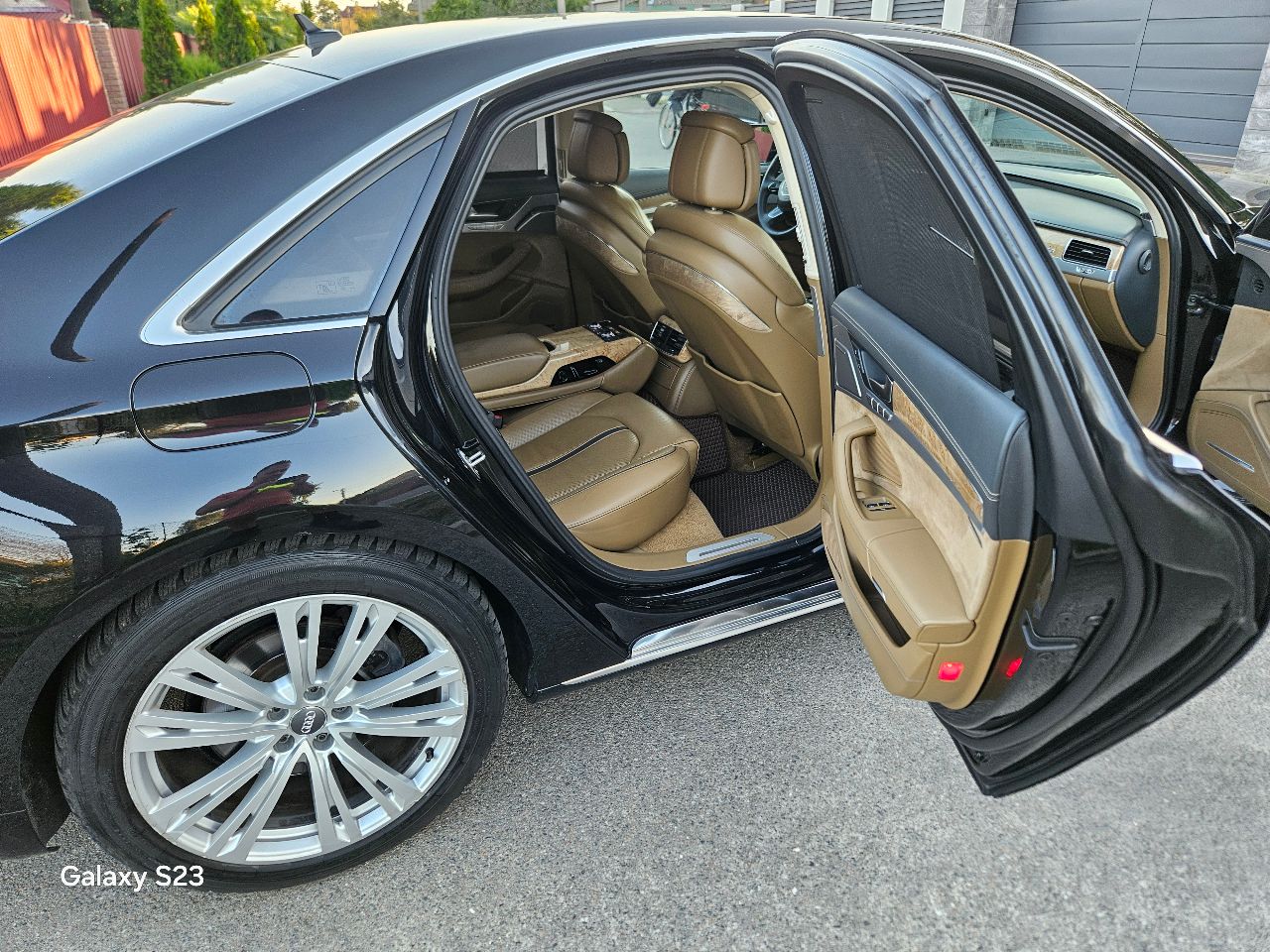 Audi A8 - фото 19