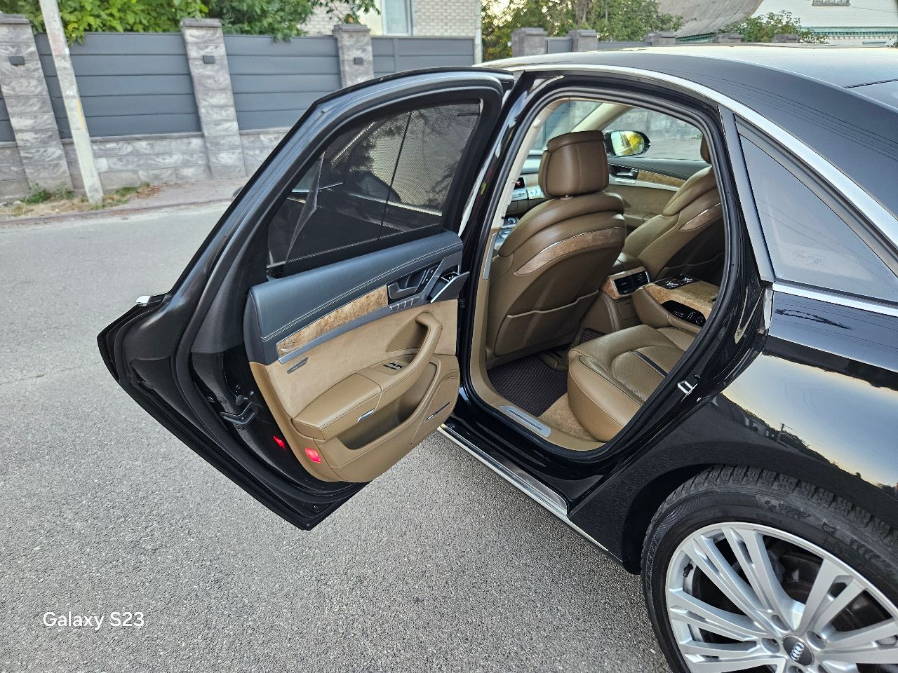 Audi A8 - фото 13