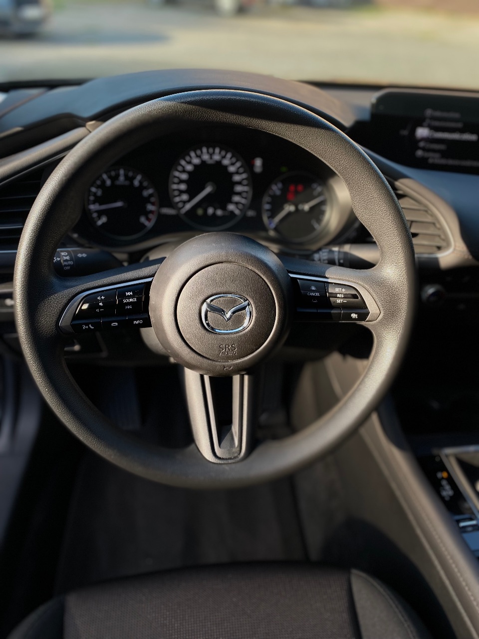 Mazda 3 - фото 11