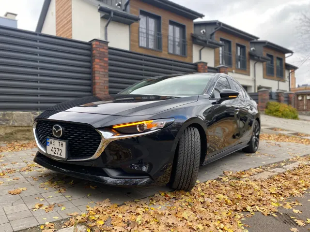 Mazda 3 - фото 1